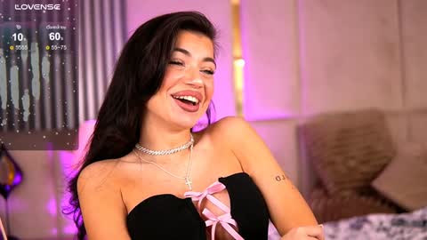 Esme online show from 01/11/25, 10:18