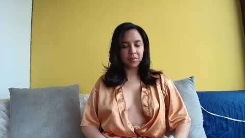 Esmeralda  online show from 11/17/25, 02:12