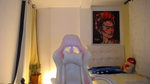 Esmeralda online show from 12/11/24, 12:33