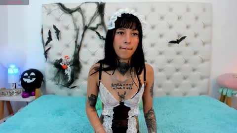 esmeralda  online show from 10/28/25, 03:47