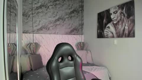 Esmeralda online show from 05/23/26, 07:07