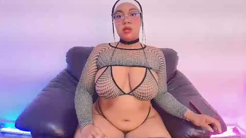 esmeralda online show from 11/14/25, 09:19