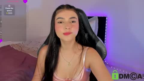Esmeralda online show from 07/28/26, 08:23