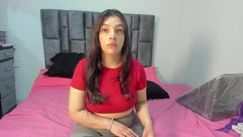 Perla online show from 05/25/26, 06:19