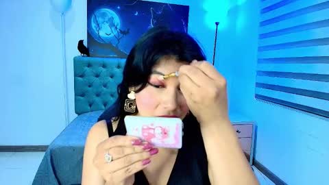 Snapshot of esmeraldachantre chatting on 11/11/25, 11:32 Esmeralda online show from 11/11/25, 11:32