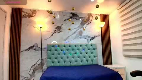 Snapshot of esmeraldachantre chatting on 12/15/25, 11:36 Esmeralda online show from 12/15/25, 11:36