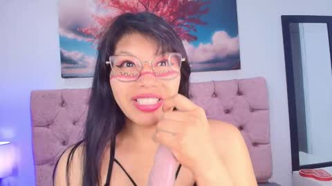 Snapshot of esmeraldachantre chatting on 12/16/25, 09:31 Esmeralda online show from 12/16/25, 09:31