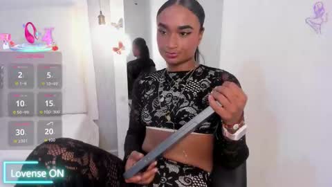 Snapshot of esmeraldanyx chatting on 09/20/25, 09:38 esmeraldanyx online show from 09/20/25, 09:38