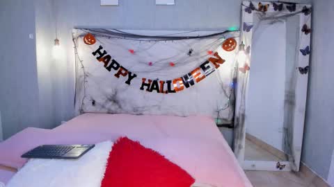 Snapshot of esmeraldanyx chatting on 10/22/25, 10:09 esmeraldanyx online show from 10/22/25, 10:09