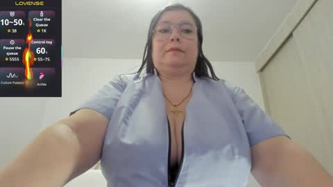Esmeralda online show from 05/05/26, 09:56