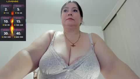 Esmeralda online show from 07/18/26, 09:29