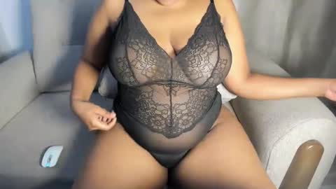 Esme online show from 10/04/25, 11:36