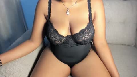 Esme online show from 01/05/26, 10:57