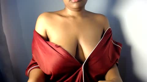 Esme online show from 06/29/26, 11:21