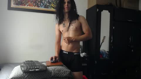 Esnider online show from 06/06/26, 04:12