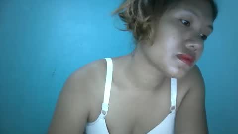 especialgirl_28 online show from 10/22/25, 05:45