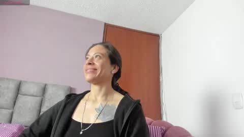 Snapshot of esperancita4570 chatting on 03/02/25, 01:15 HOPE online show from 03/02/25, 01:15