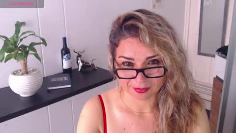 Juliana online show from 12/22/24, 01:44