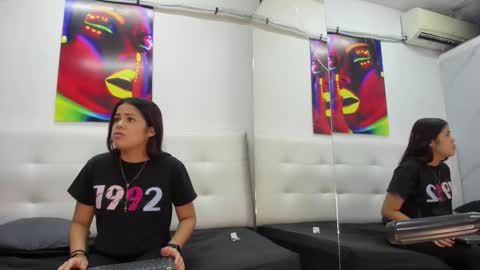 esperanzaandjey online show from 03/04/25, 07:54