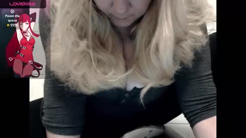 Snapshot of esra4u chatting on 10/09/25, 06:28 Esra online show from 10/09/25, 06:28