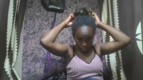 estanie online show from 10/24/25, 08:16