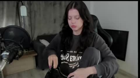 Snapshot of este_ria chatting on 12/07/24, 09:22 esteria online show from 12/07/24, 09:22