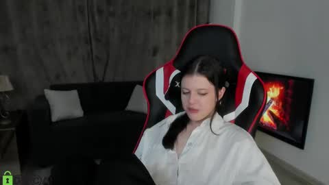 Snapshot of este_ria chatting on 12/26/24, 03:16 esteria online show from 12/26/24, 03:16