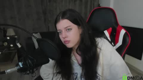 Snapshot of este_ria chatting on 01/03/25, 02:54 esteria online show from 01/03/25, 02:54