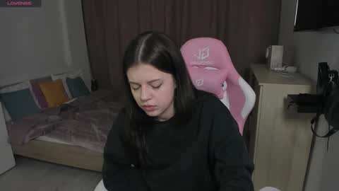 Snapshot of este_ria chatting on 01/07/25, 04:08 esteria online show from 01/07/25, 04:08