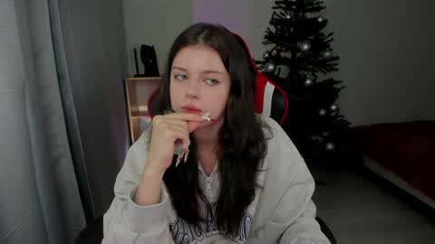 Snapshot of este_ria chatting on 01/12/25, 03:07 esteria online show from 01/12/25, 03:07