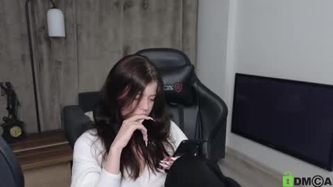 Snapshot of este_ria chatting on 01/24/25, 09:47 esteria online show from 01/24/25, 09:47