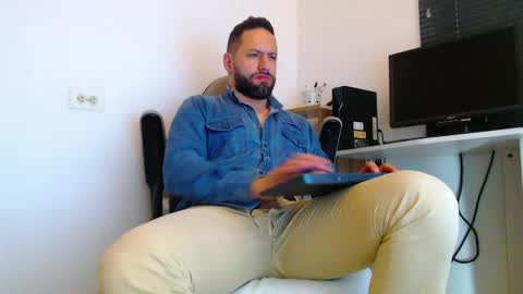 esteban online show from 05/02/26, 04:23