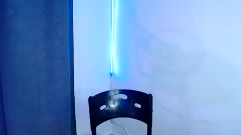 Snapshot of esteban_fer chatting on 12/15/24, 02:41 Esteban Fernandez online show from 12/15/24, 02:41