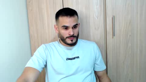 Snapshot of esteban_fer chatting on 01/04/25, 05:58 Esteban Fernandez online show from 01/04/25, 05:58