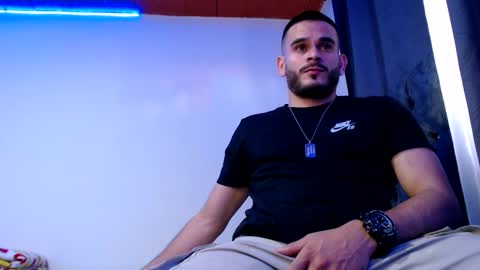 Snapshot of esteban_fer chatting on 01/22/25, 09:54 Esteban Fernandez online show from 01/22/25, 09:54