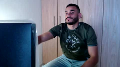 Snapshot of esteban_fer chatting on 02/04/25, 02:43 Esteban Fernandez online show from 02/04/25, 02:43