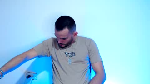 Snapshot of esteban_fer chatting on 02/12/25, 08:38 Esteban Fernandez online show from 02/12/25, 08:38