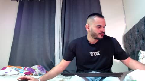 Snapshot of esteban_fer chatting on 02/19/25, 02:12 Esteban Fernandez online show from 02/19/25, 02:12