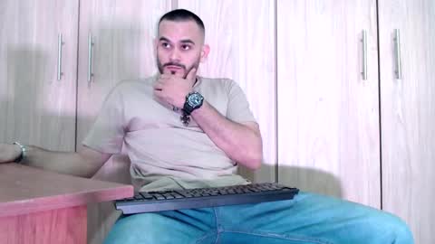 Snapshot of esteban_fer chatting on 02/28/25, 12:43 Esteban Fernandez online show from 02/28/25, 12:43