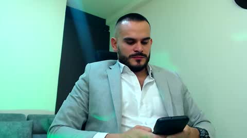 Esteban Fernandez online show from 12/14/25, 04:18