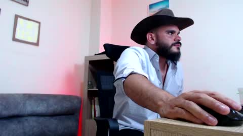Esteban Fernandez online show from 05/05/26, 08:44