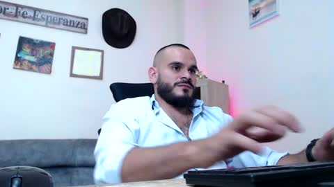 Esteban Fernandez online show from 06/18/26, 09:19