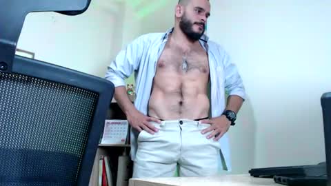 Esteban Fernandez online show from 06/24/26, 05:17