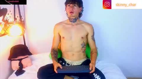 Snapshot of estebanchar_ chatting on 09/20/25, 01:28 Esteban independent model online show from 09/20/25, 01:28