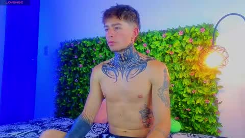 Snapshot of estebanchar_ chatting on 10/12/25, 07:46 Esteban independent model online show from 10/12/25, 07:46