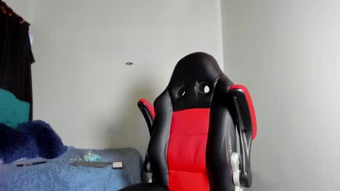 estebanlobo online show from 11/17/25, 09:31