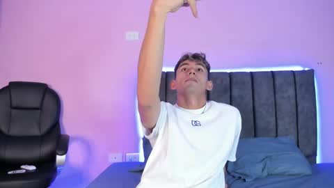 Esteban online show from 12/20/24, 12:27