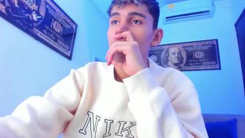 Esteban online show from 12/23/24, 12:08