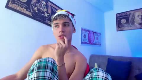 Esteban online show from 12/24/24, 12:22
