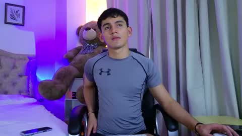 Esteban online show from 06/10/26, 07:57